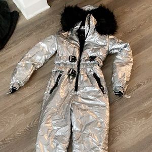 Ski suit